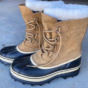 Sorel Caribou women’s size 9 snow boots